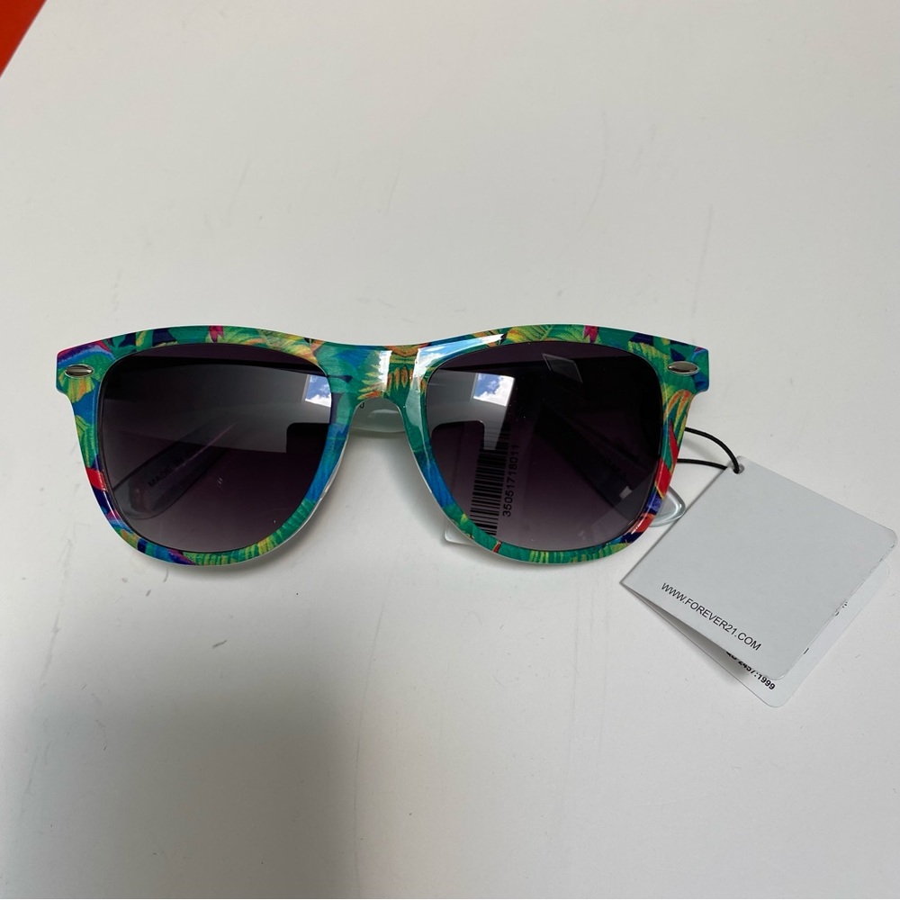 NWT Forever21 Tropical Sunglasses